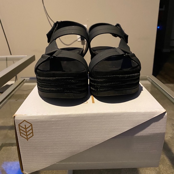 Call it spring - Picture 2 of 4